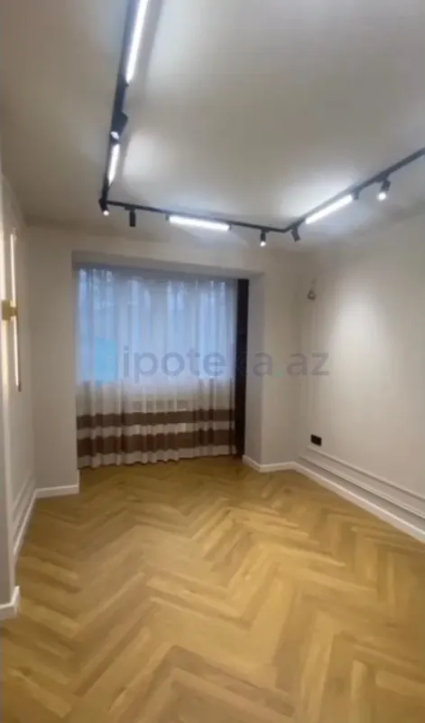 Satılır 2 otaqlı köhnə tikili 45 m²