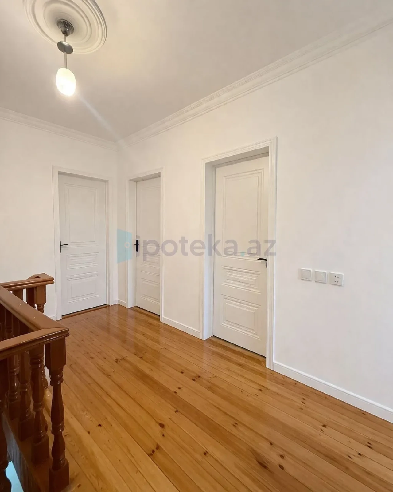 Satılır 5 otaqlı mənzil 190 m²