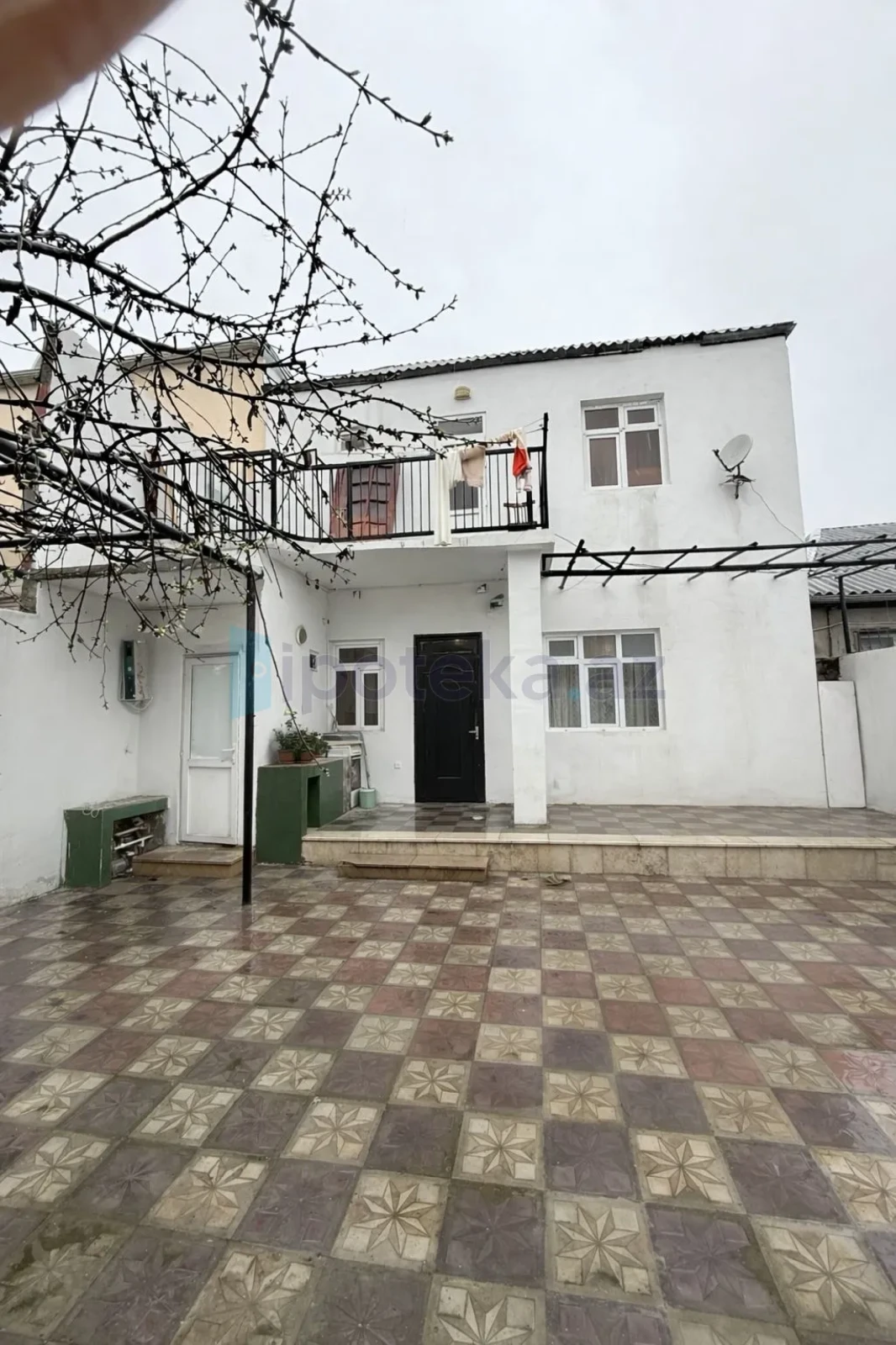 Satılır 5 otaqlı mənzil 190 m²
