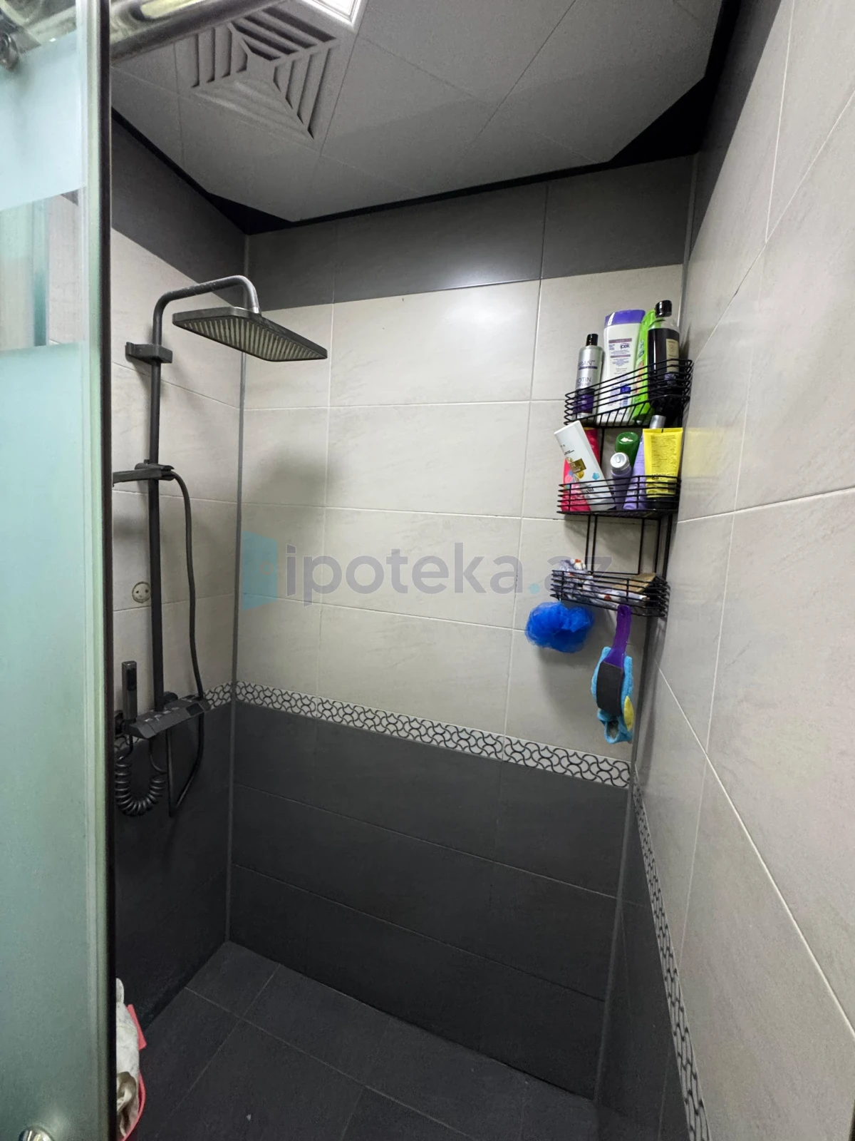 Satılır 4 otaqlı köhnə tikili 100 m²