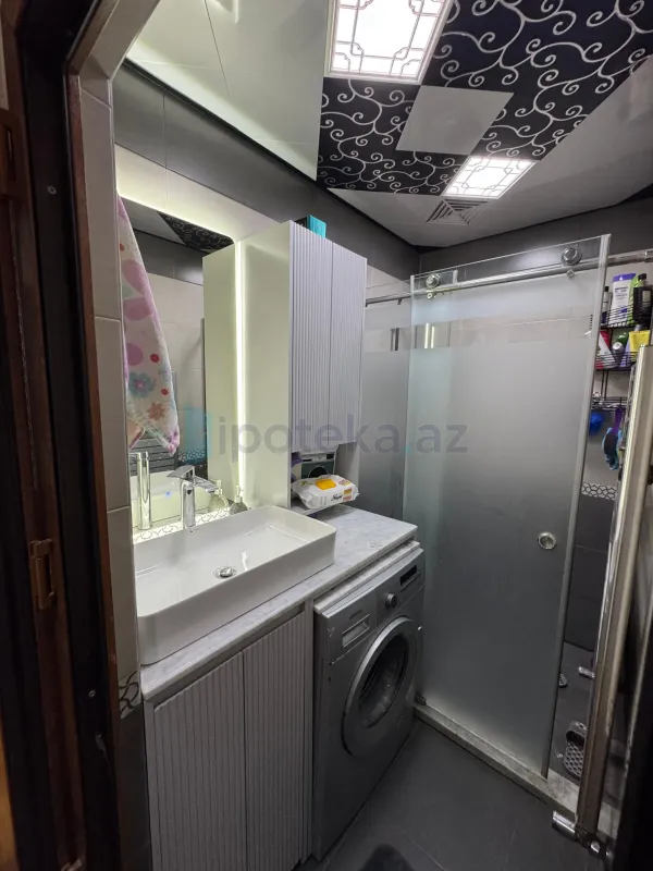 Satılır 4 otaqlı köhnə tikili 100 m²