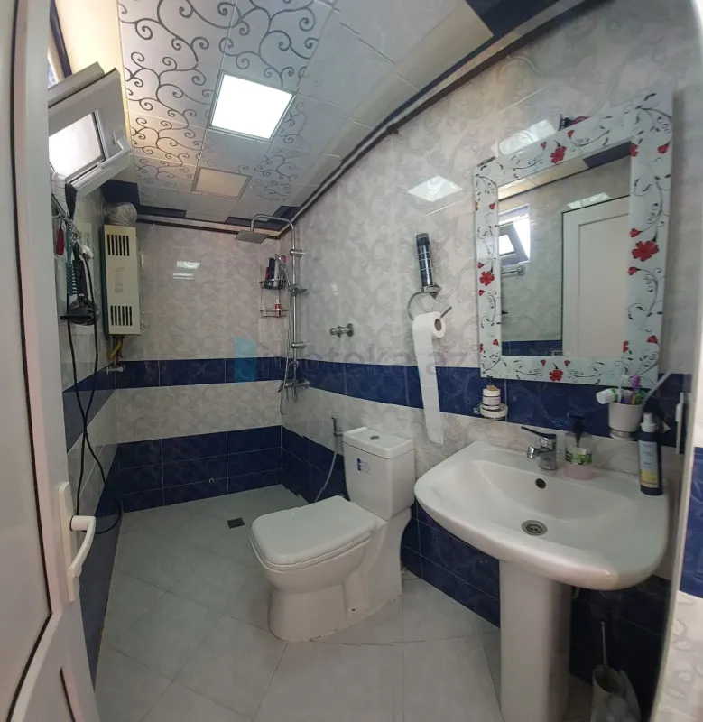 Satılır 2 otaqlı köhnə tikili 42 m²