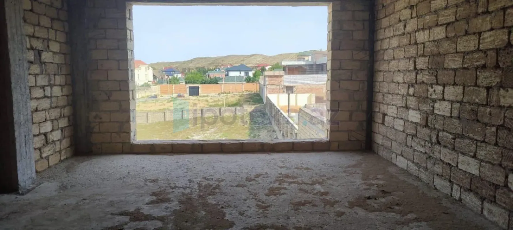 Satılır 8 otaqlı mənzil 750 m²