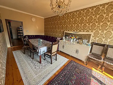 Satılır 6 otaqlı həyət evi 140 m²