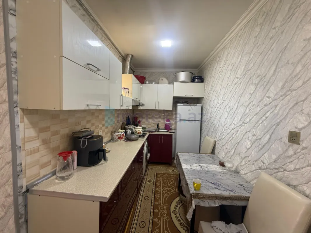 Satılır 6 otaqlı həyət evi 140 m²