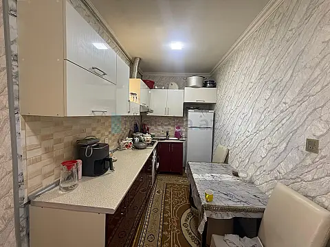 Satılır 6 otaqlı həyət evi 140 m²