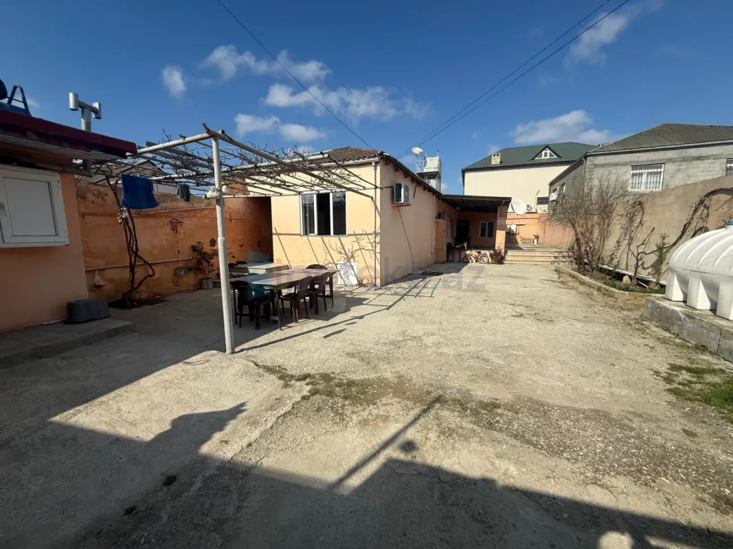 Satılır 6 otaqlı həyət evi 140 m²
