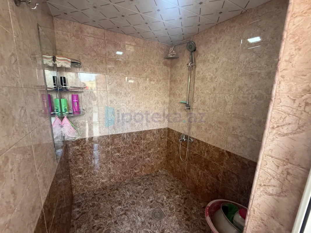 Satılır 6 otaqlı həyət evi 140 m²