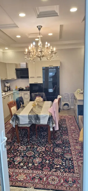 Satılır 8 otaqlı həyət evi 142 m²