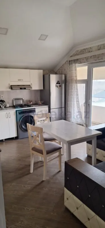 Satılır 8 otaqlı həyət evi 142 m²