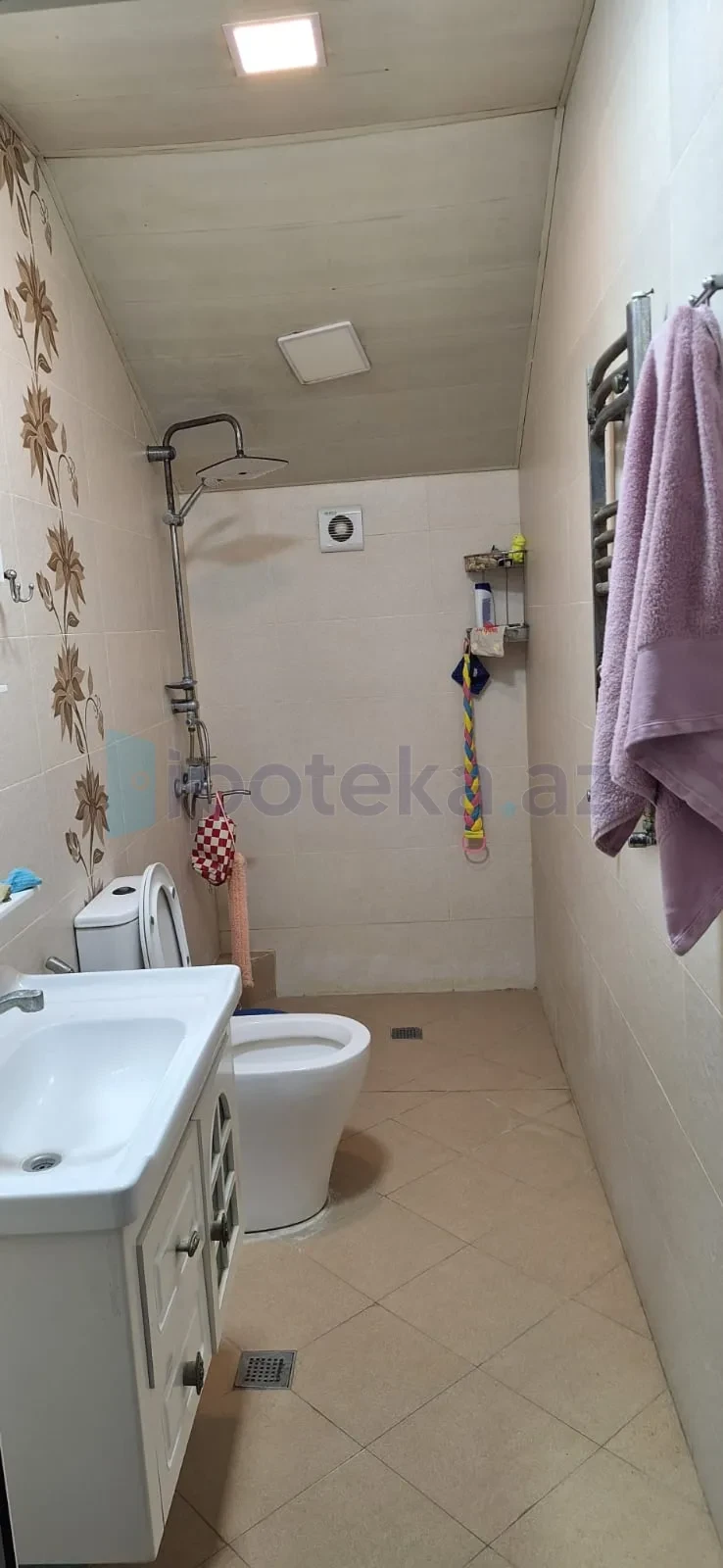 Satılır 8 otaqlı həyət evi 142 m²