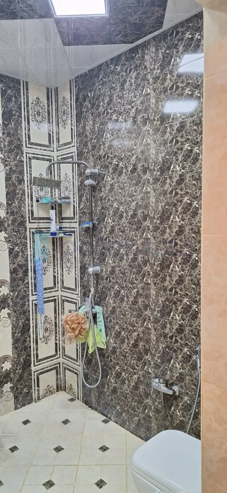 Satılır 8 otaqlı həyət evi 142 m²