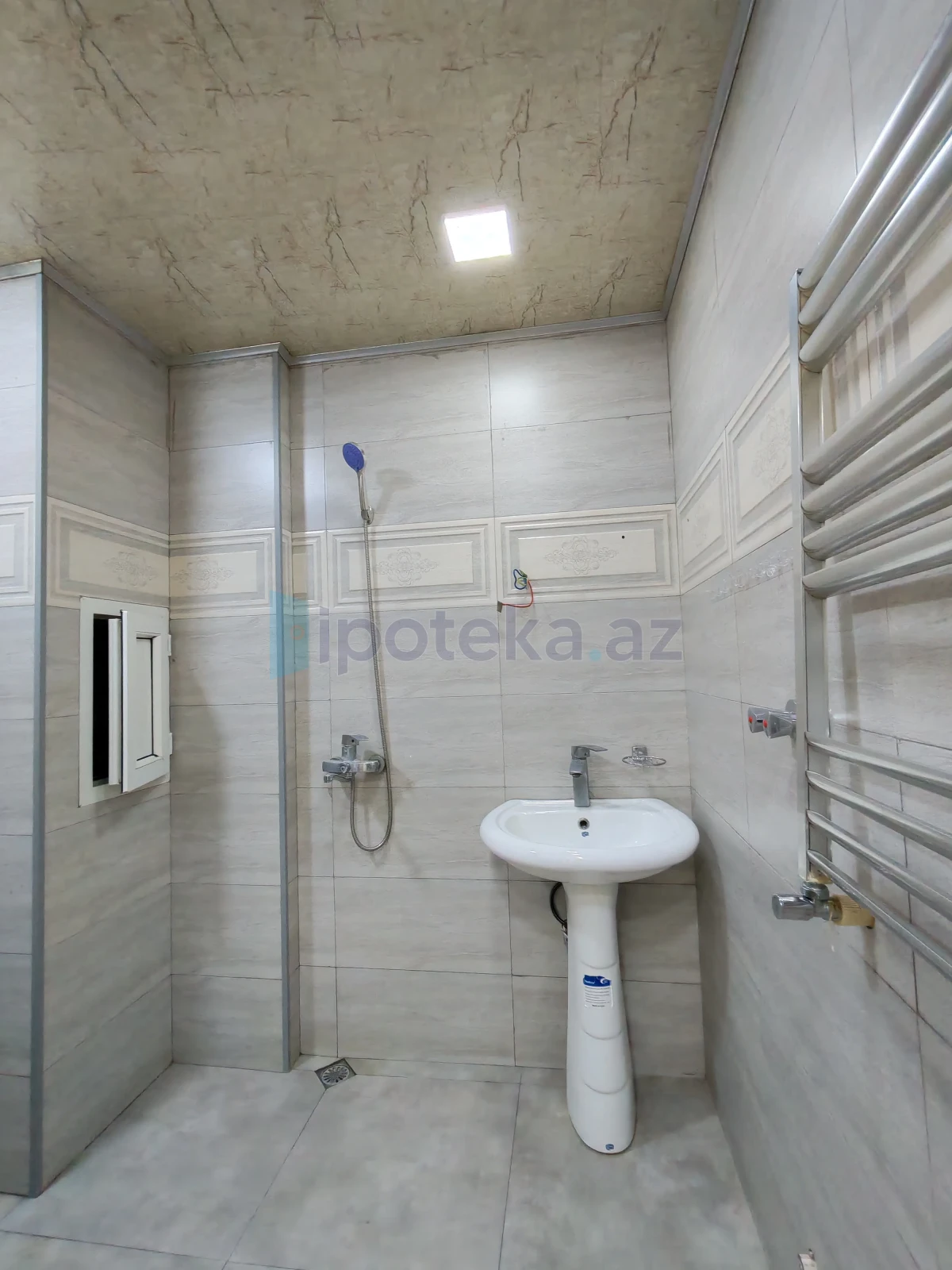 Satılır 2 otaqlı yeni tikili 60 m²