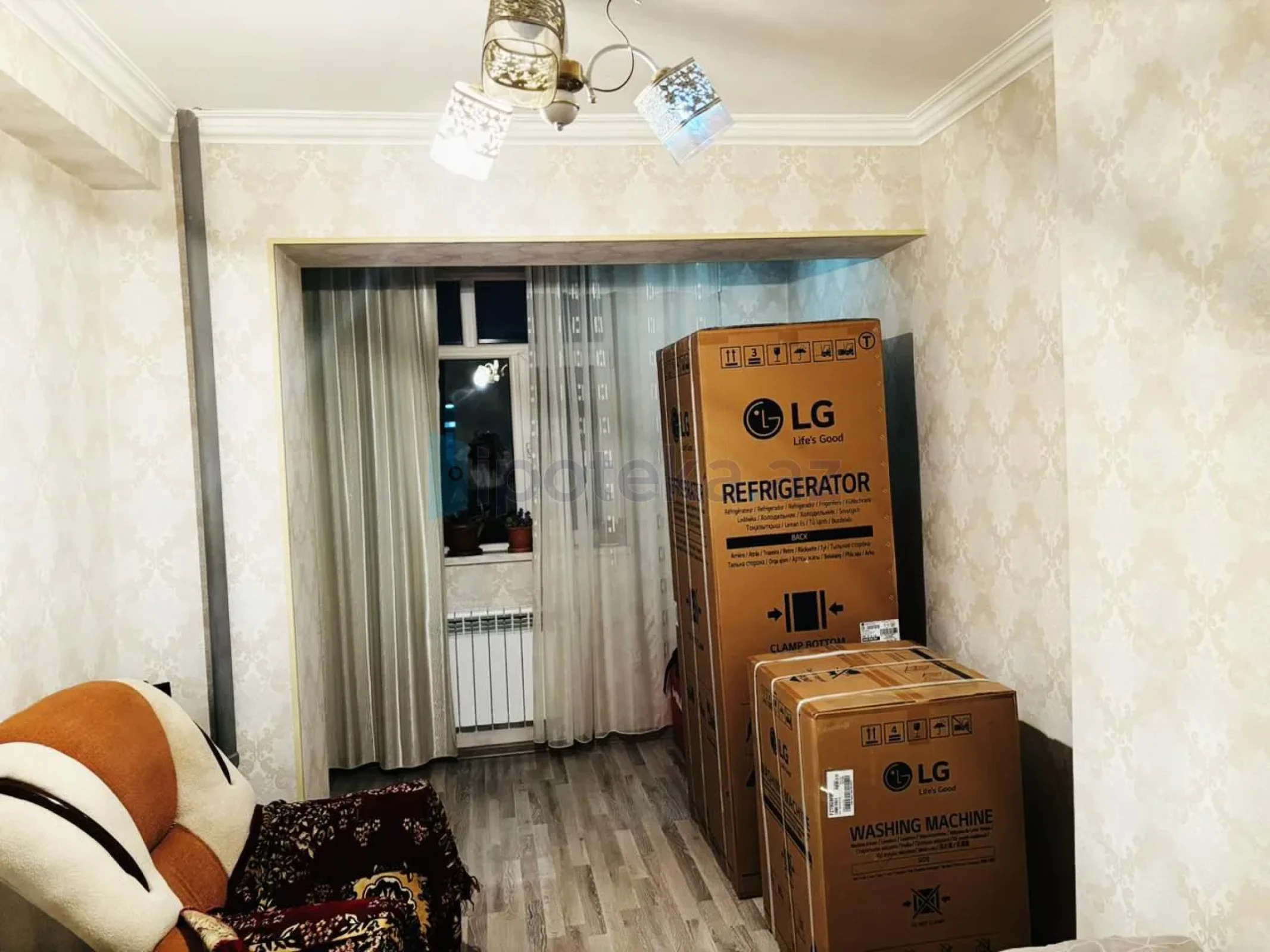 Satılır 4 otaqlı köhnə tikili 100 m²