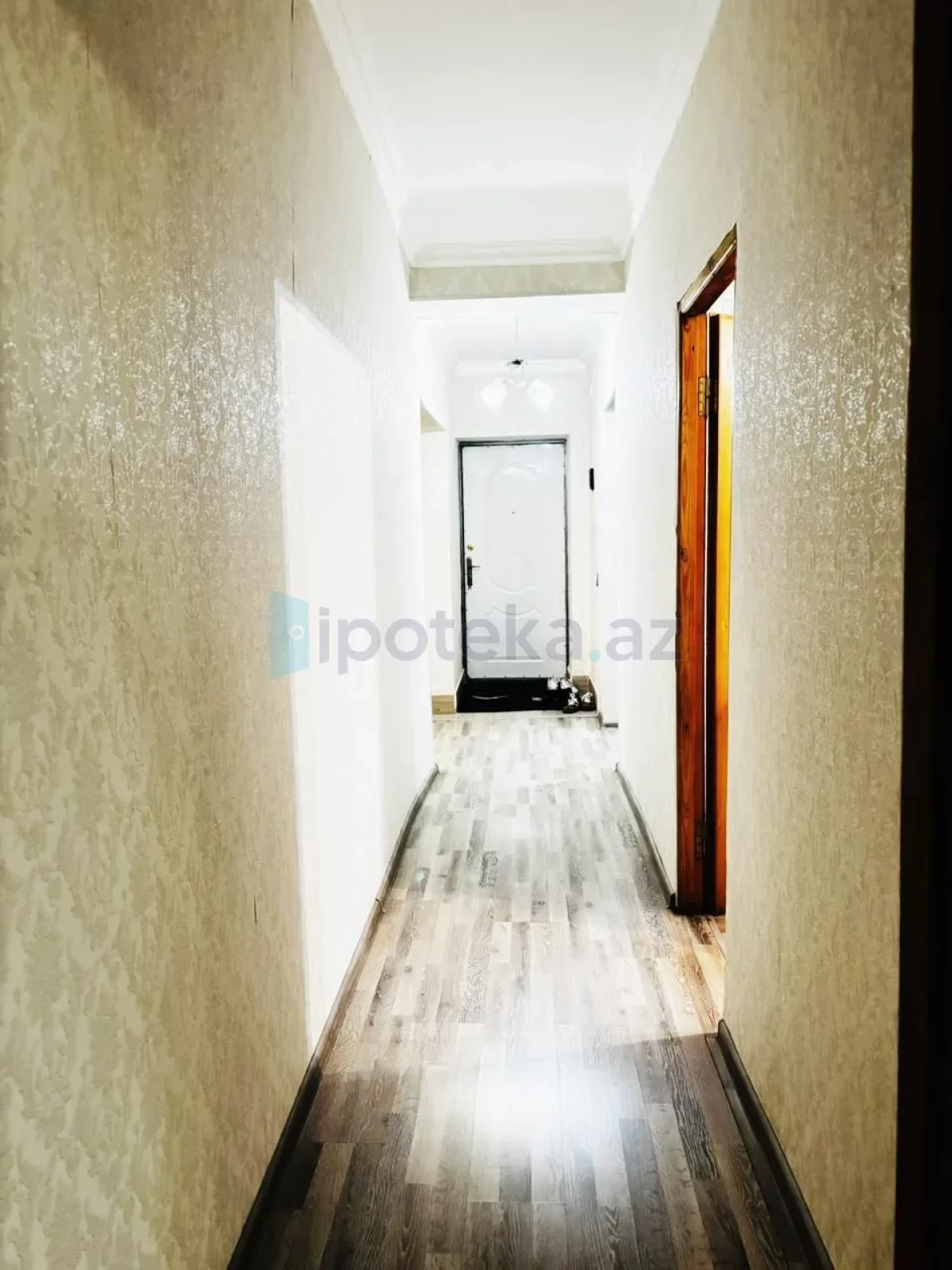 Satılır 4 otaqlı köhnə tikili 100 m²