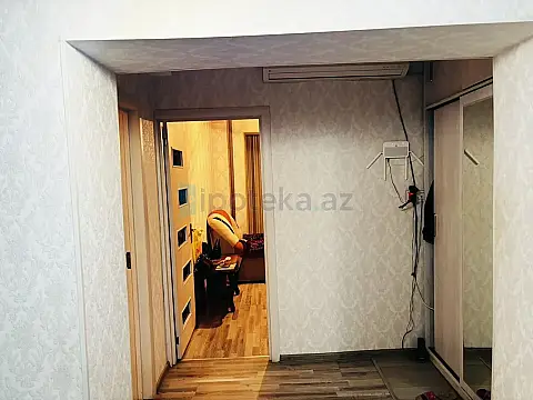 Satılır 4 otaqlı köhnə tikili 100 m²