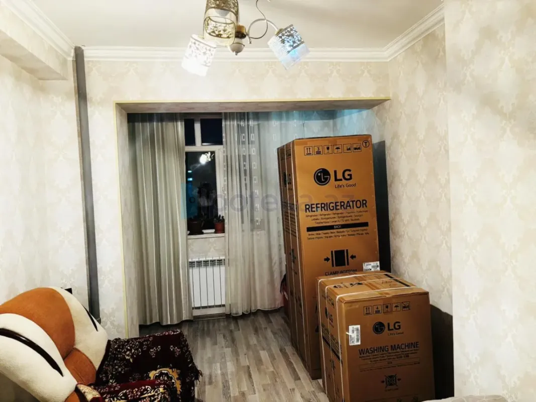 Satılır 4 otaqlı köhnə tikili 100 m²