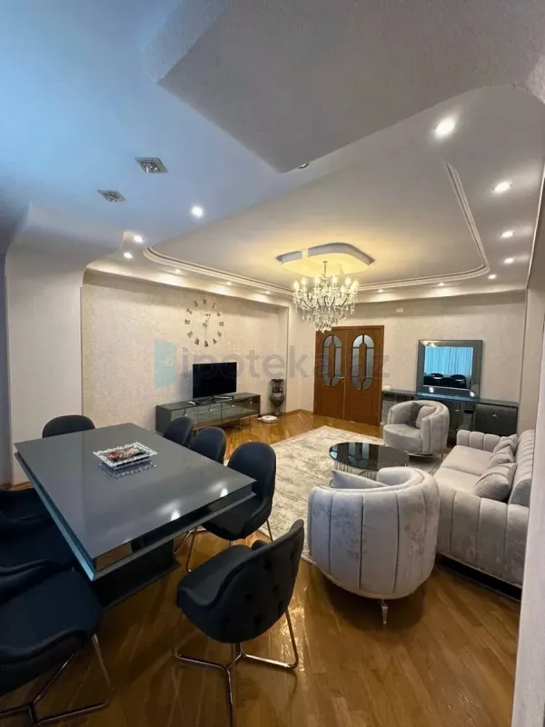 Satılır 4 otaqlı yeni tikili 180 m²