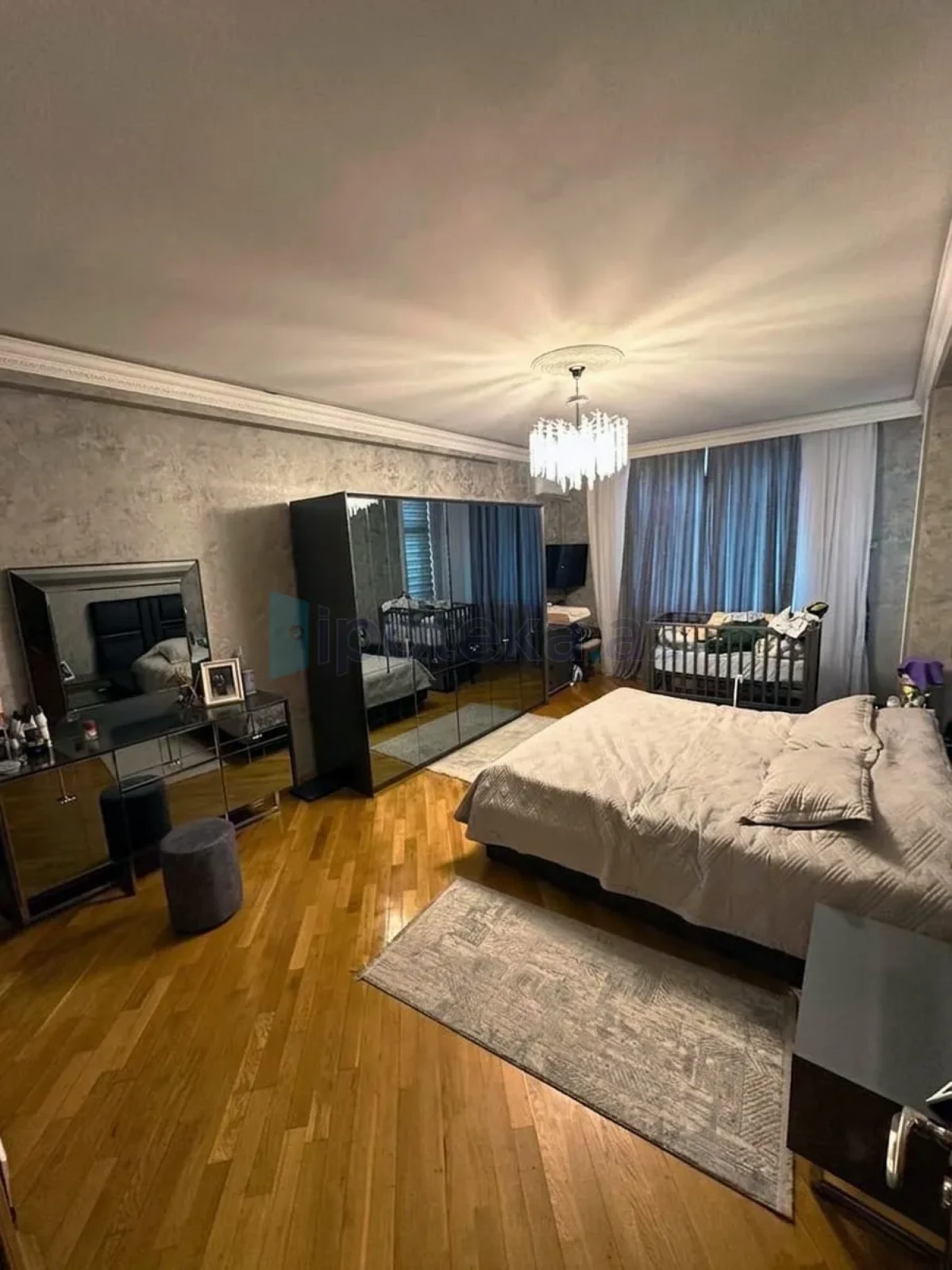 Satılır 4 otaqlı yeni tikili 180 m²