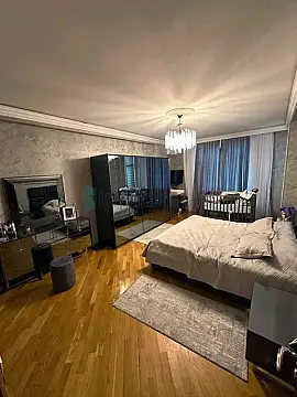 Satılır 4 otaqlı yeni tikili 180 m²