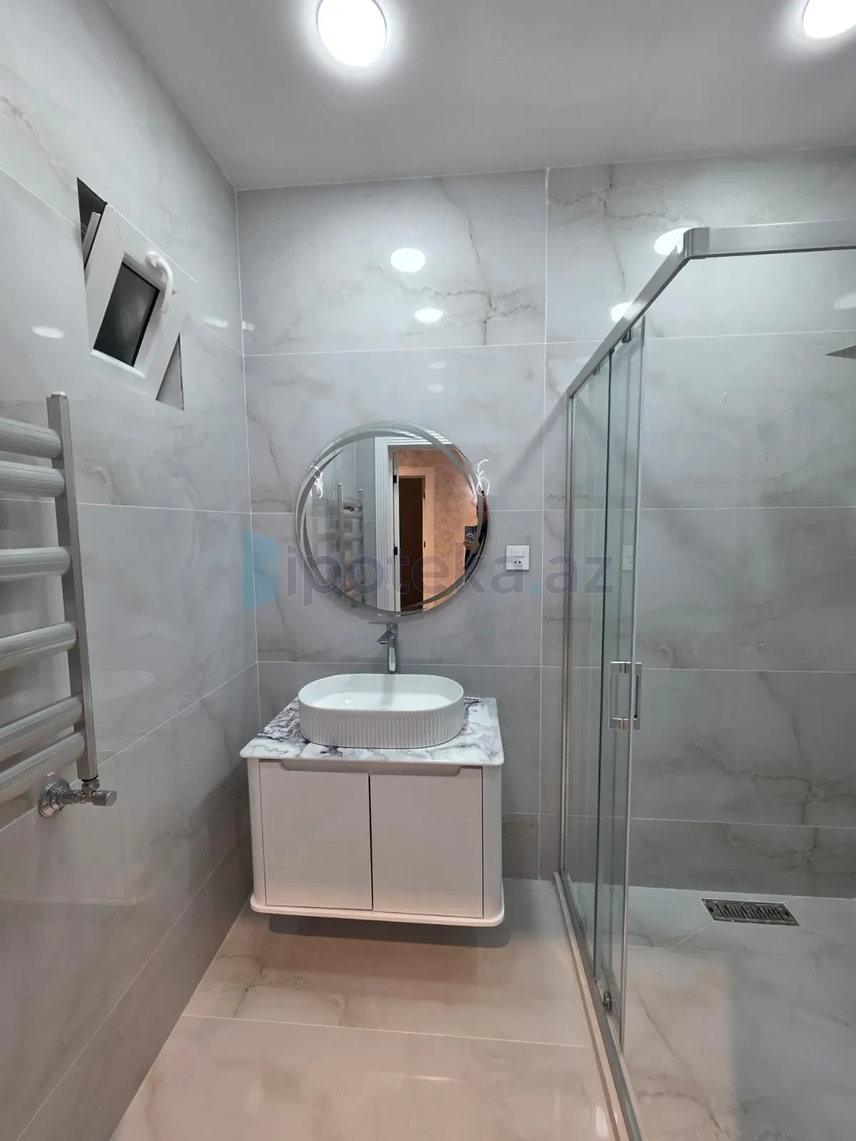 Satılır 4 otaqlı mənzil 140 m²