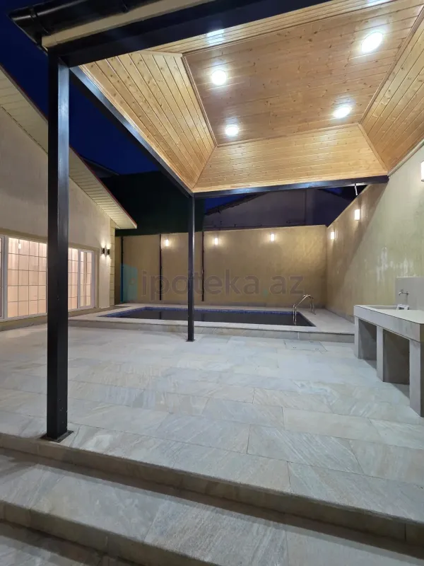 Satılır 4 otaqlı mənzil 140 m²