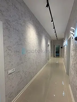 Satılır 4 otaqlı mənzil 140 m²