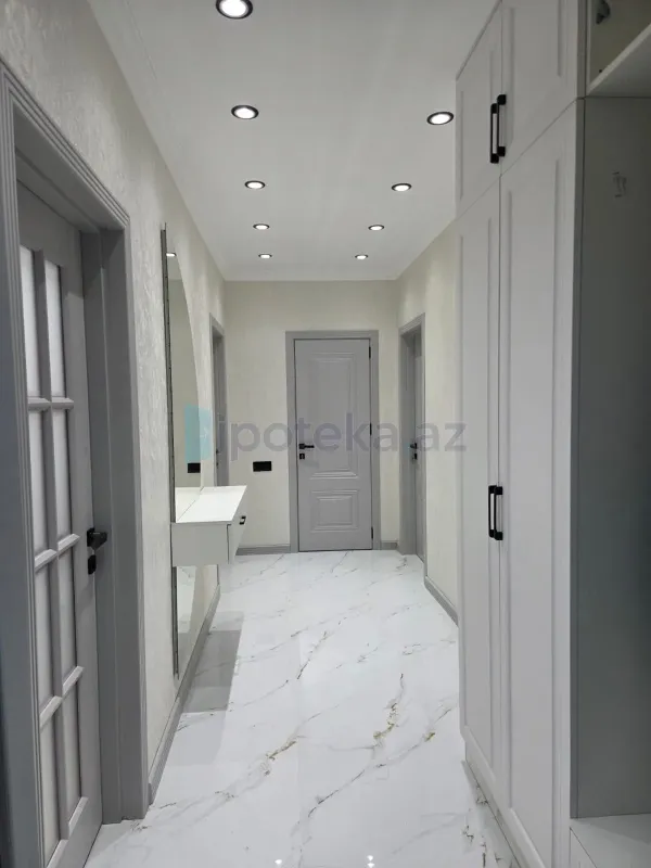 Satılır 3 otaqlı köhnə tikili 100 m²