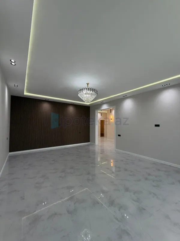 Satılır 4 otaqlı mənzil 200 m²