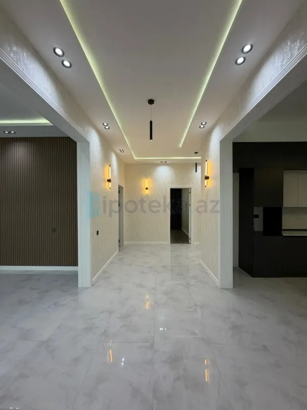 Satılır 4 otaqlı mənzil 200 m²