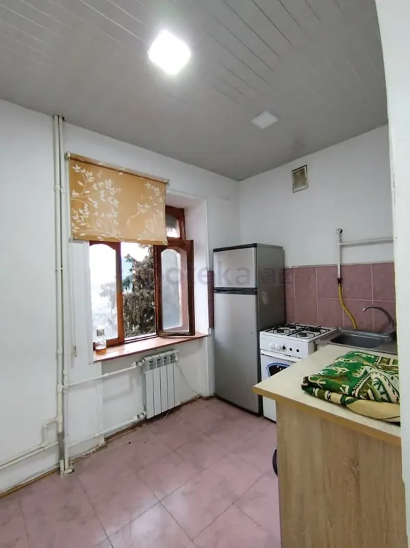 Satılır 2 otaqlı köhnə tikili 50 m²
