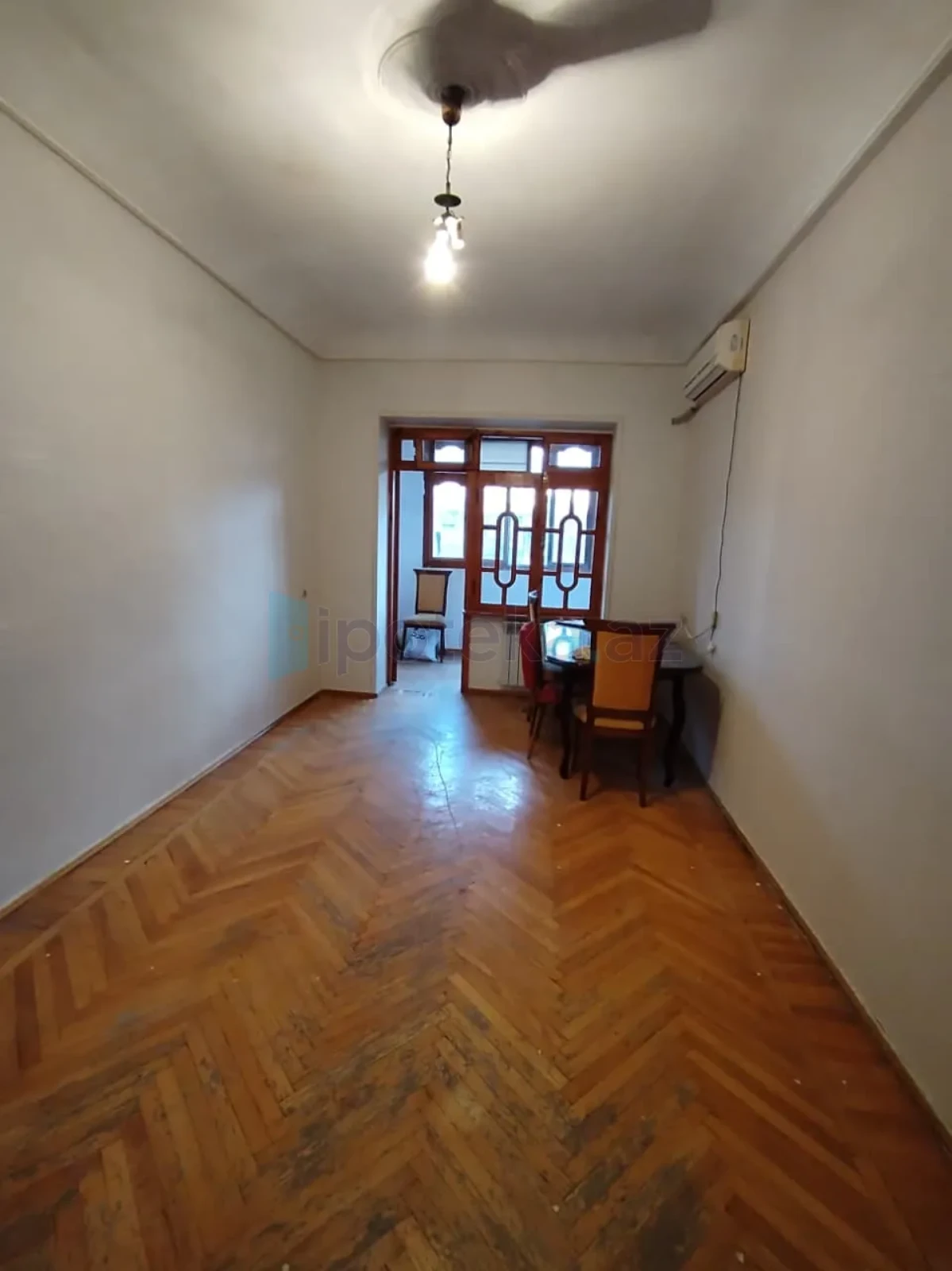 Satılır 2 otaqlı köhnə tikili 50 m²