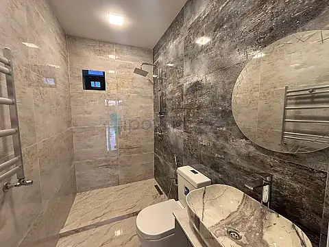 Satılır 4 otaqlı mənzil 170 m²