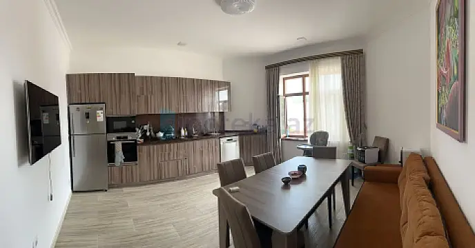 Satılır 5 otaqlı obyekt 300 m²