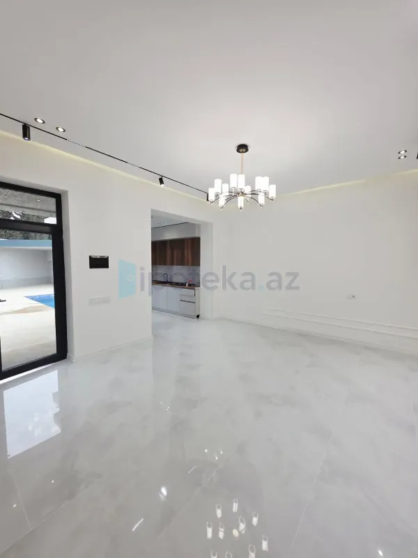 Satılır 4 otaqlı mənzil 145 m²
