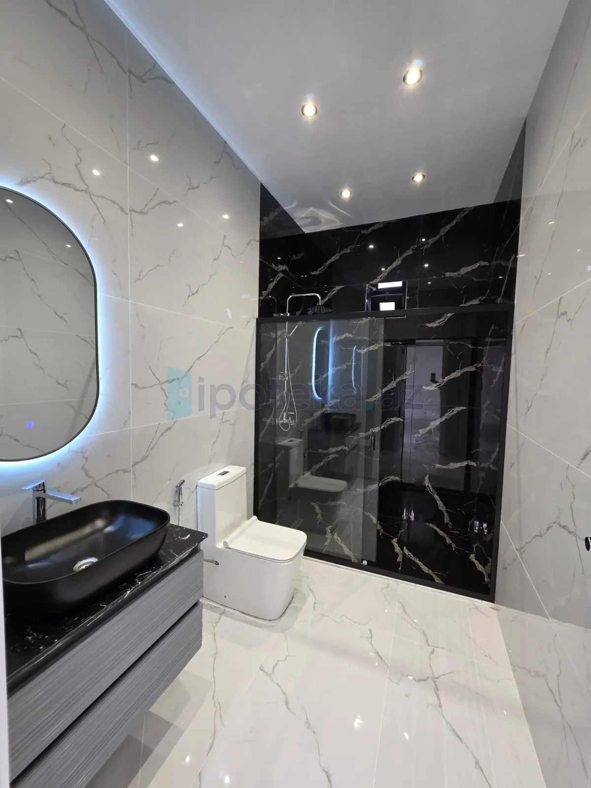Satılır 4 otaqlı mənzil 165 m²