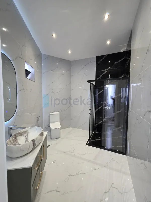 Satılır 4 otaqlı mənzil 165 m²