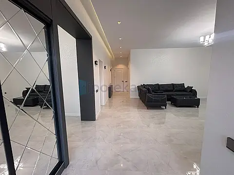 Satılır 4 otaqlı mənzil 170 m²