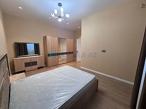 Satılır 4 otaqlı mənzil 170 m²