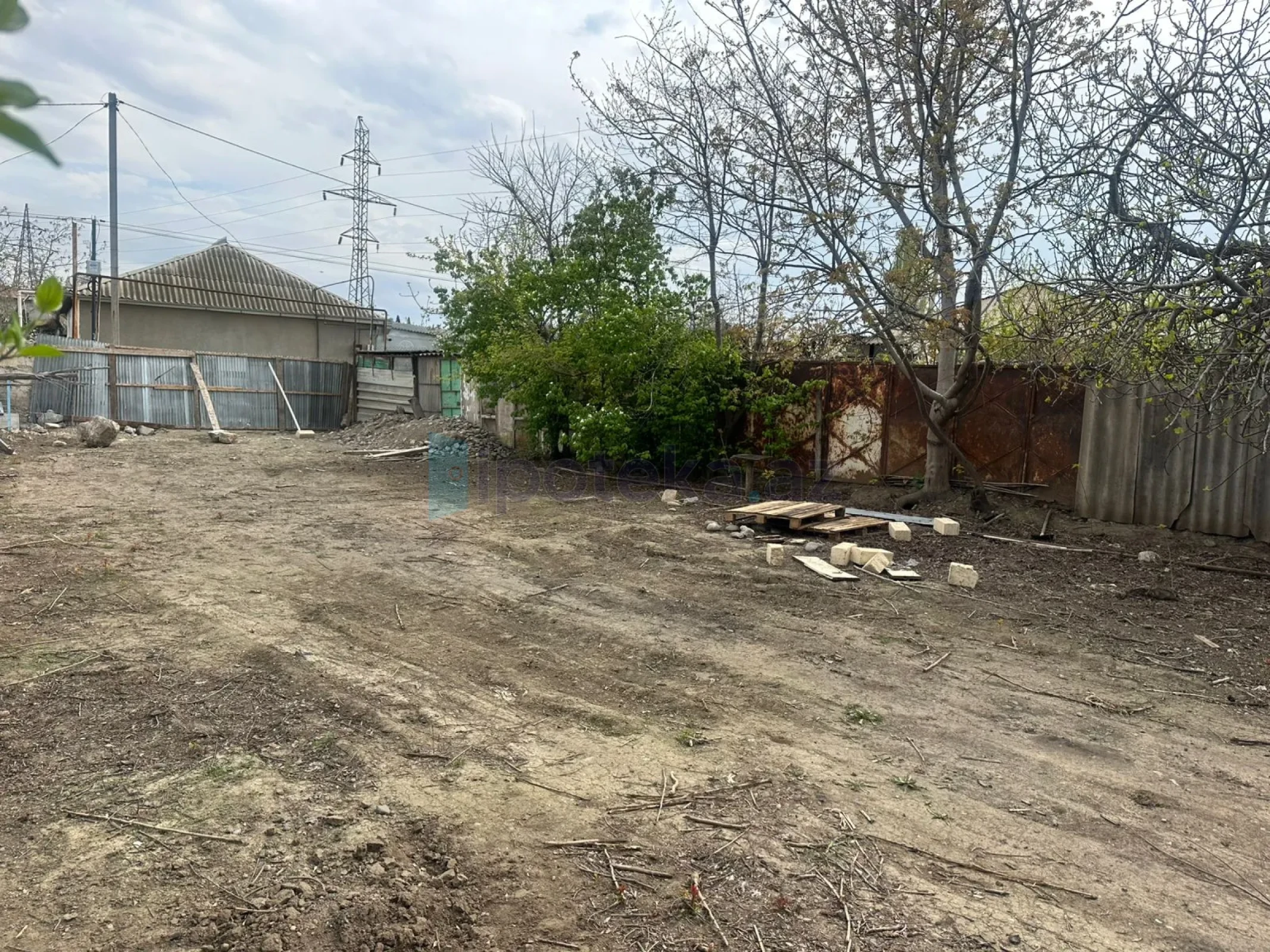 Satılır torpaq sahəsi 1000 m²