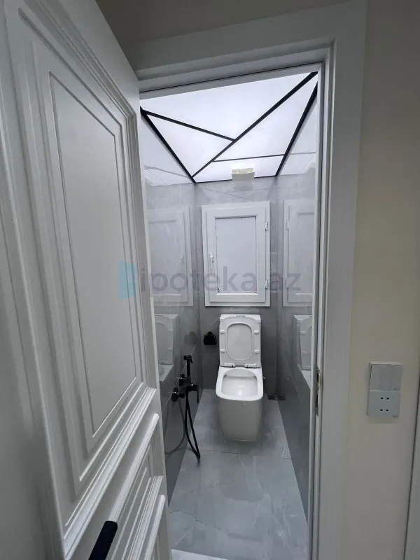 Satılır 4 otaqlı köhnə tikili 105 m²