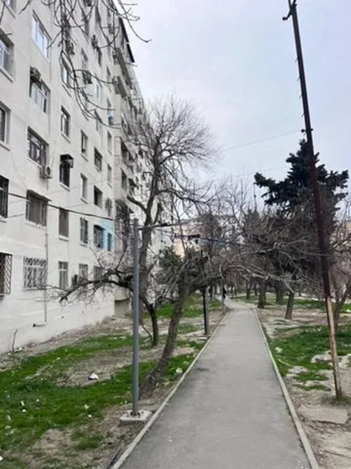 Satılır 4 otaqlı köhnə tikili 105 m²