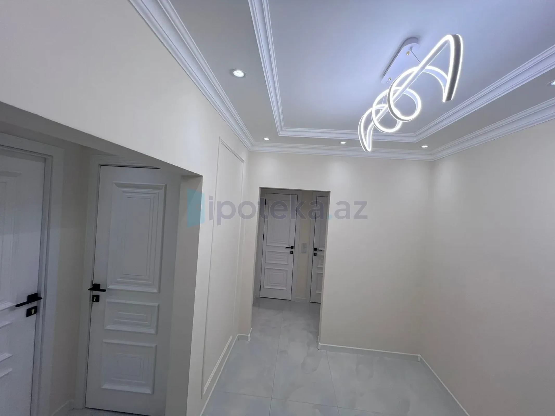 Satılır 4 otaqlı köhnə tikili 105 m²