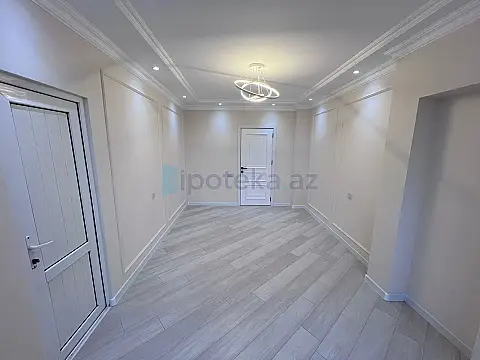 Satılır 4 otaqlı köhnə tikili 105 m²