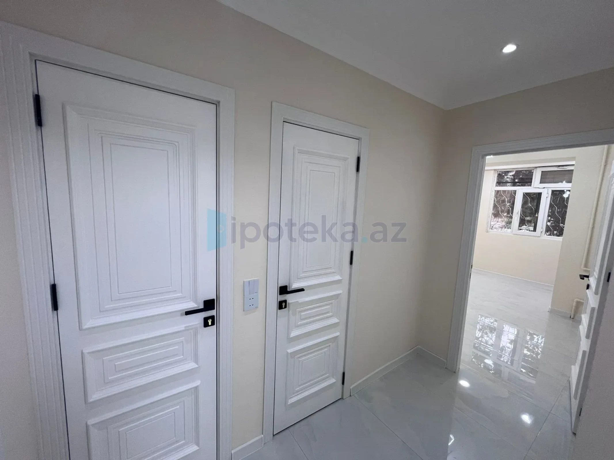Satılır 4 otaqlı köhnə tikili 105 m²
