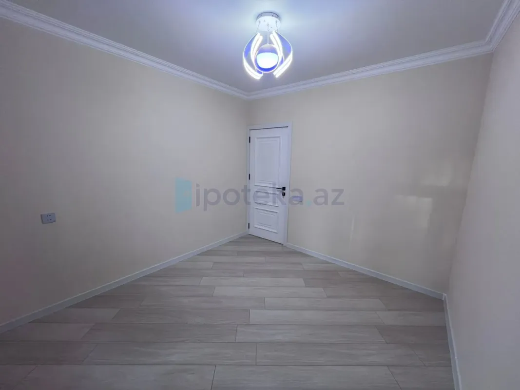Satılır 4 otaqlı köhnə tikili 105 m²