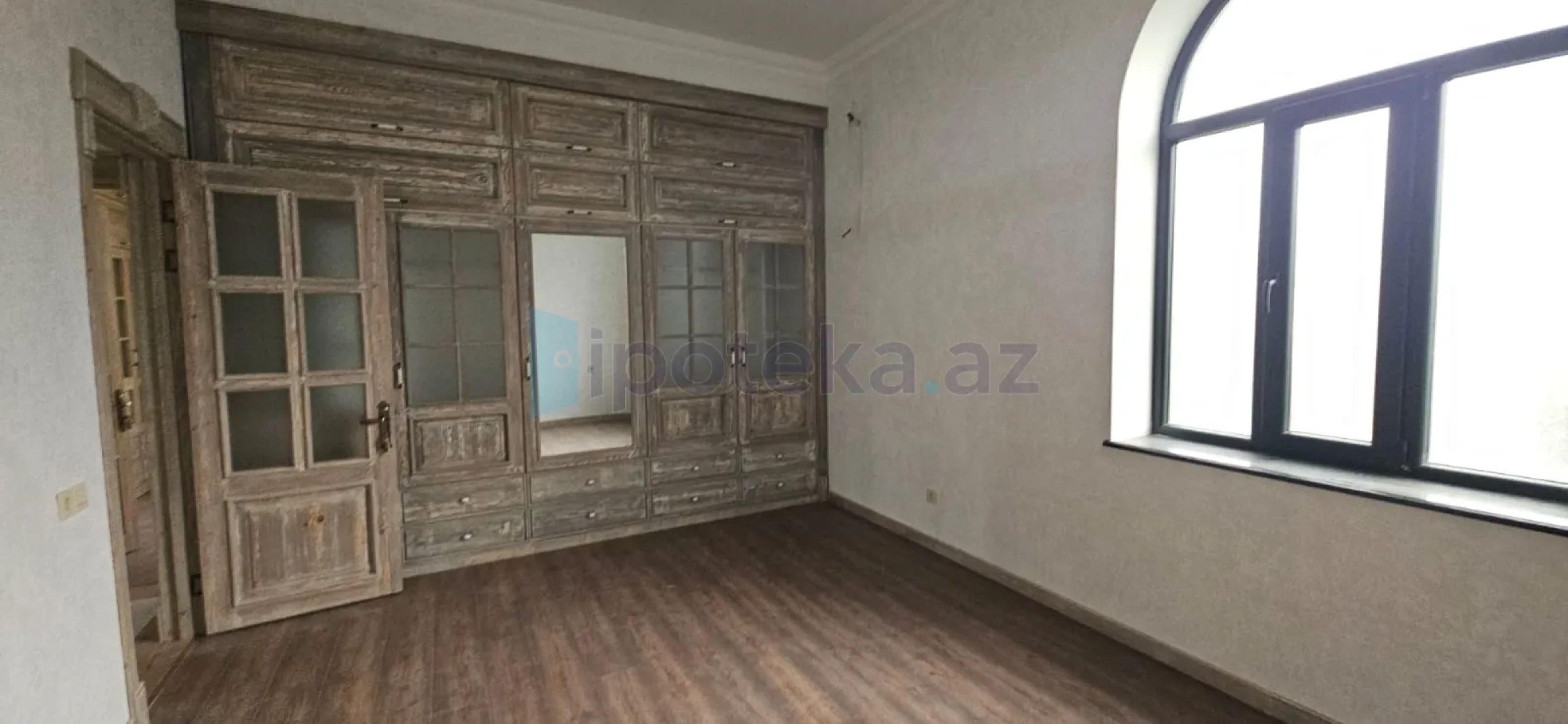 Satılır 7 otaqlı həyət evi 360 m²