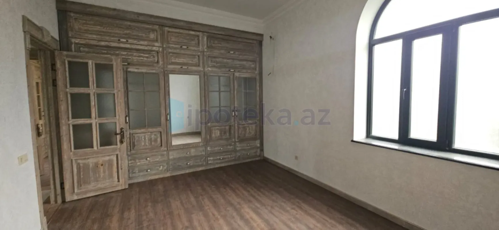 Satılır 7 otaqlı həyət evi 360 m²