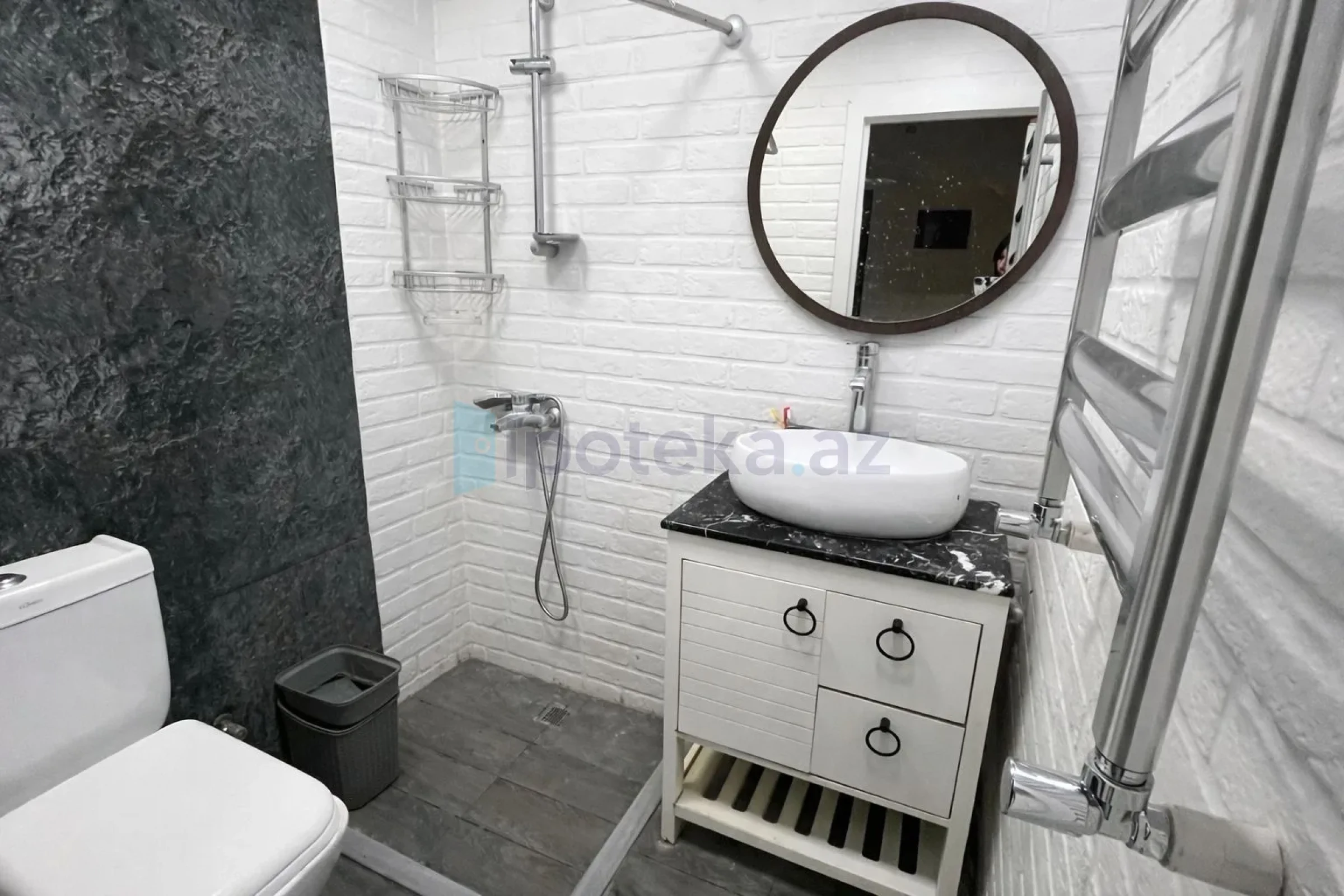 Satılır 2 otaqlı köhnə tikili 63 m²