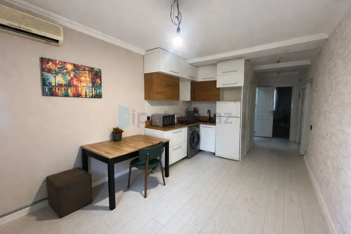Satılır 2 otaqlı köhnə tikili 63 m²
